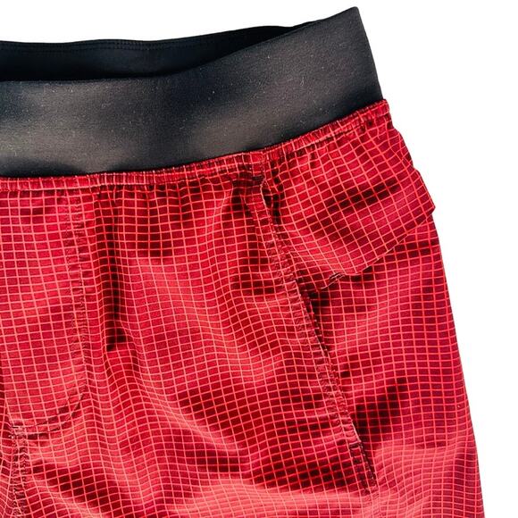 Lululemon Men's T.H.E. Shorts Red Check Size Medium Unlined 10" Inseam Run Gym - Picture 2 of 6